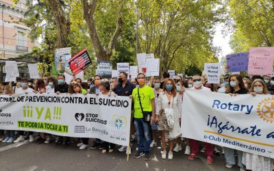 2000 PERSONAS PIDEN AYUDA CONTRA EL SUICIDIO PARTE 1